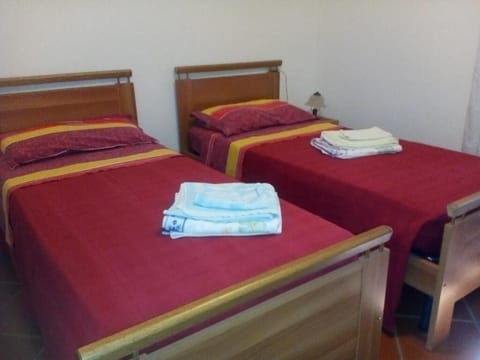 Classic Double or Twin Room | 1 bedroom, premium bedding, desk, iron/ironing board