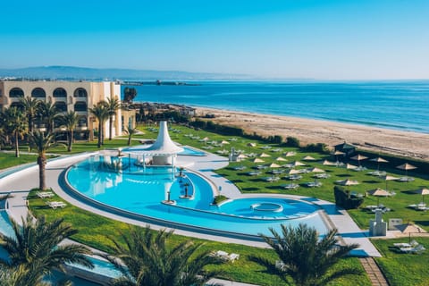 Outdoor pool, pool umbrellas, sun loungers
