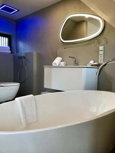 Free toiletries, hair dryer, towels