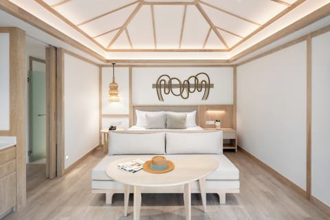 Minibar, in-room safe, desk, laptop workspace