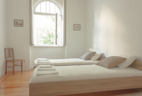 House, 4 Bedrooms | 4 bedrooms, desk, free WiFi, bed sheets