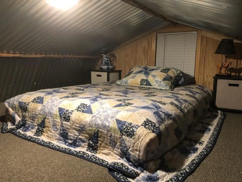 Family Cabin | Individually decorated, individually furnished, laptop workspace