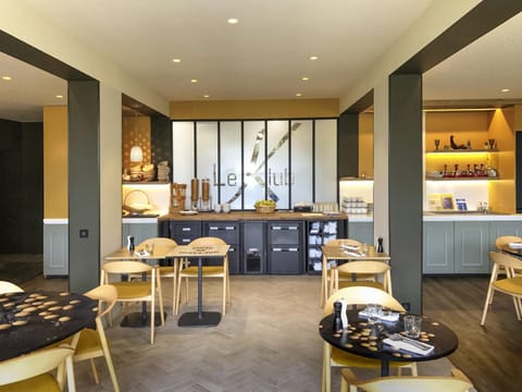 Lunch and dinner served, Regional cuisine