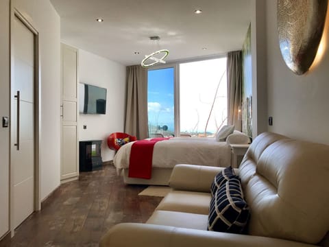 Loft, Terrace | Living area | Flat-screen TV