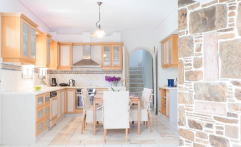 Villa, 5 Bedrooms, Private Pool | Private kitchen | Full-size fridge, oven, stovetop, dishwasher