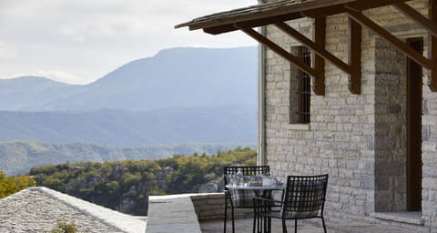 Superior Suite with Patio | Desk, soundproofing, free WiFi, bed sheets