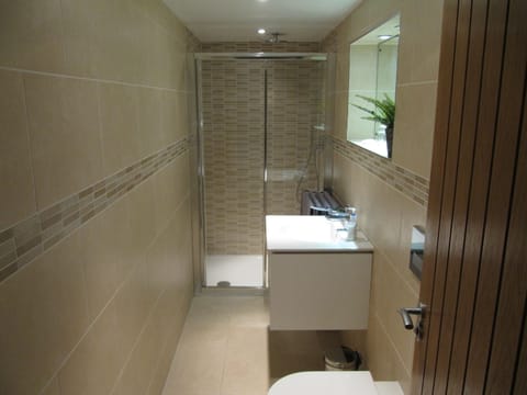 Double Room (Seaview) | Bathroom | Free toiletries, hair dryer, towels