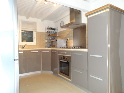 Apartment (Mazet) | Private kitchen | Fridge, microwave, oven, stovetop