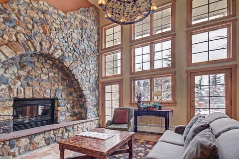 Condo, 3 Bedrooms | Interior
