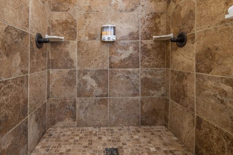 Standard Double Room, Private Bathroom (Room Four) | Bathroom