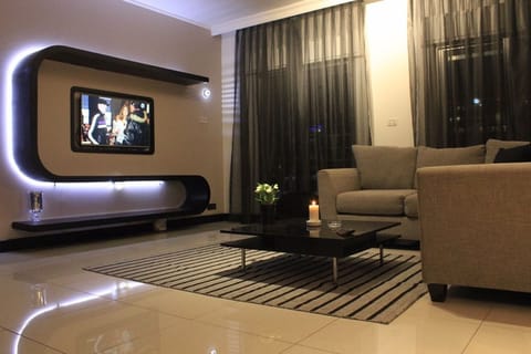 Family Apartment, 2 Bedrooms, Balcony | Living area | Plasma TV, Netflix