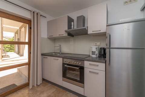 Suite, Terrace | Private kitchenette