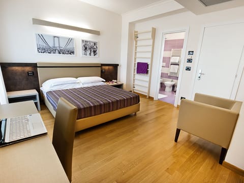 Minibar, in-room safe, desk, blackout drapes