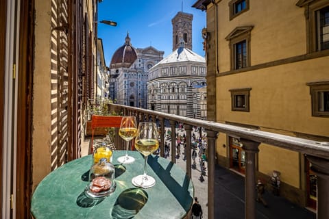 Junior Suite, 1 Bedroom, Balcony, City View | Room amenity