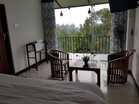 Family Room, Mountain View | 1 bedroom, desk, blackout drapes, free WiFi