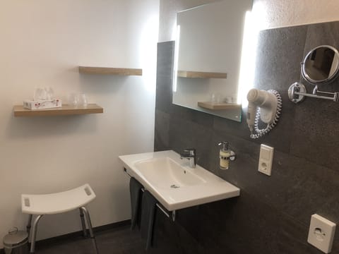 Double Room, Patio | Bathroom | Shower, rainfall showerhead, free toiletries, hair dryer