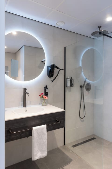 Deluxe Room, 1 Double Bed, Balcony | Room amenity