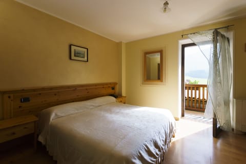 Double Room, Balcony | Premium bedding, free WiFi, bed sheets