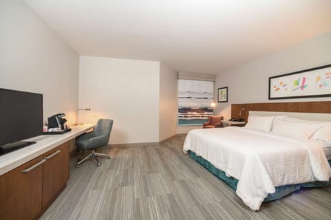 Room, 1 King Bed, Accessible (3x3 Shower) | Premium bedding, pillowtop beds, in-room safe, desk