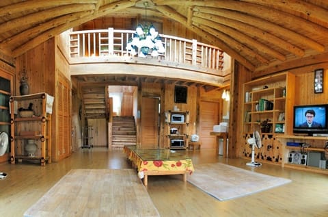 Family Room | Living area | Flat-screen TV