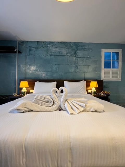 Superior Double Room | Premium bedding, desk, iron/ironing board, free WiFi
