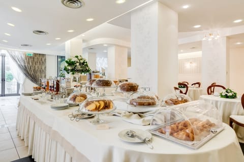Daily buffet breakfast (EUR 7 per person)
