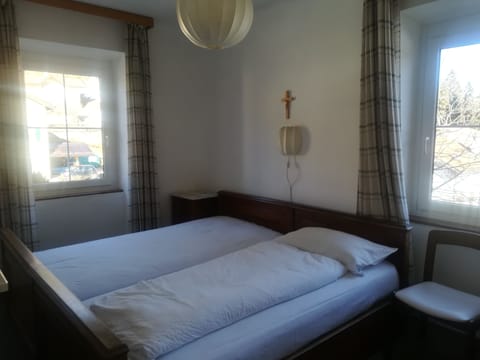 Basic Single Room | Free WiFi