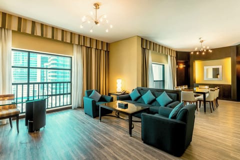 Executive Suite One Bedroom with Pool view | Premium bedding, in-room safe, laptop workspace, blackout drapes