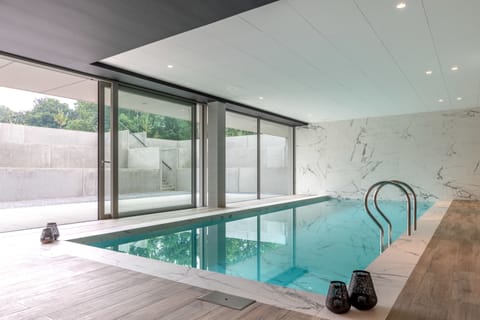 Indoor pool, sun loungers
