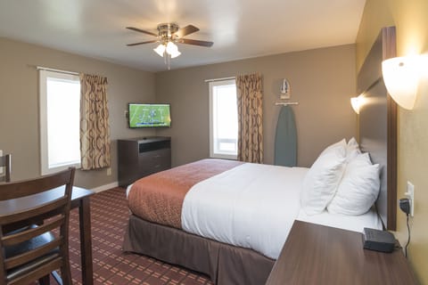 Deluxe Suite, 2 Queen Beds, Non Smoking | 1 bedroom, iron/ironing board, free WiFi, bed sheets