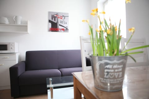 Family Apartment, 2 Bedrooms, City View | In-room dining