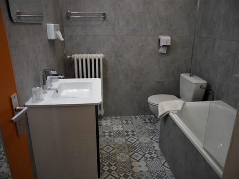 Suite, Ensuite | Bathroom