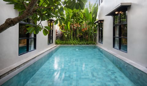 Outdoor pool, sun loungers