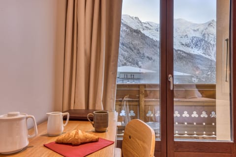 Comfort Double or Twin Room, Pool Access, Mountain View | In-room safe, iron/ironing board, free WiFi, bed sheets