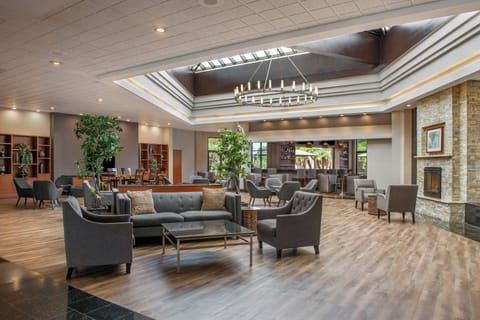 Lobby lounge