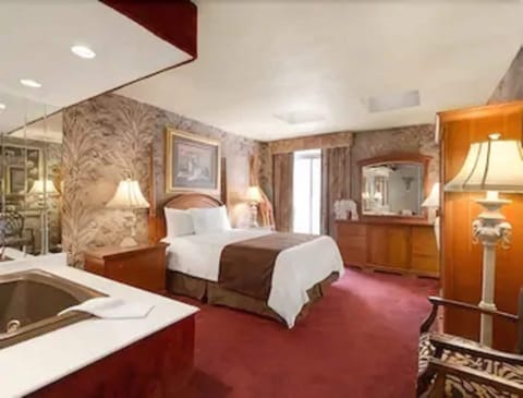 Studio Suite, 1 King Bed, Non Smoking | Desk, blackout drapes, iron/ironing board, free cribs/infant beds