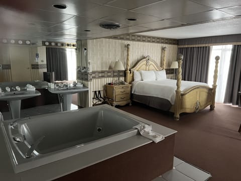 Studio Suite, 1 King Bed, Non Smoking | Desk, blackout drapes, iron/ironing board, free cribs/infant beds