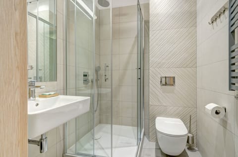 Shower, free toiletries, hair dryer, towels