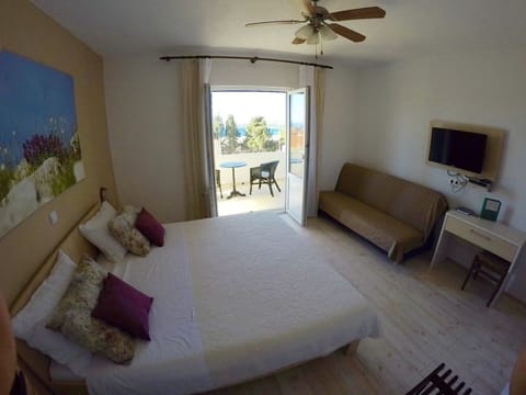 Double Room (2) | Free WiFi