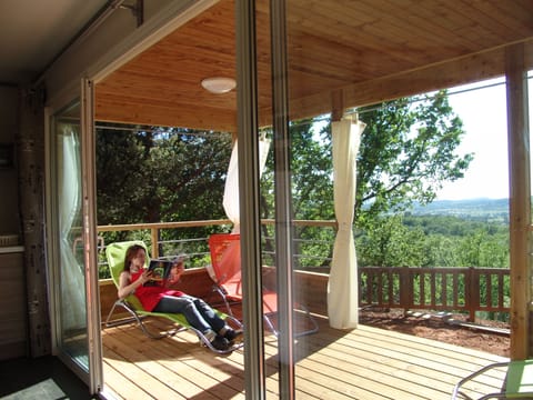 Chalet, 3 Bedrooms (Prestige) | Individually furnished, iron/ironing board, cribs/infant beds, free WiFi