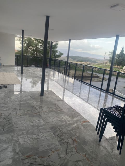 Family Room | Terrace/patio