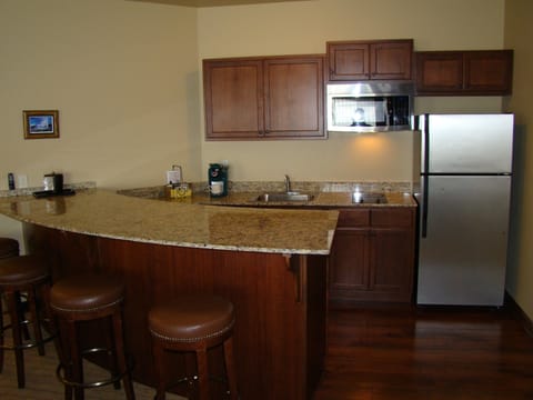 Pillowtop beds, desk, laptop workspace, blackout drapes