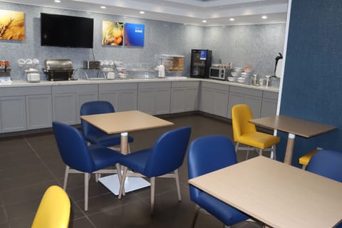 Free continental breakfast