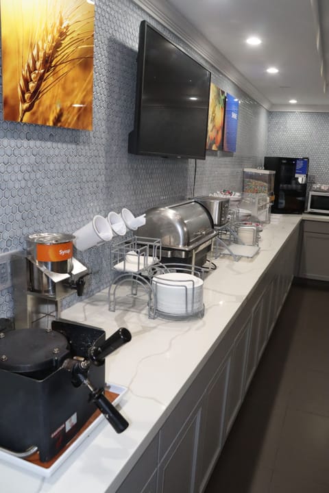 Free continental breakfast