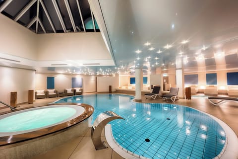 Couples treatment rooms, sauna, hot tub, Turkish bath, body treatments