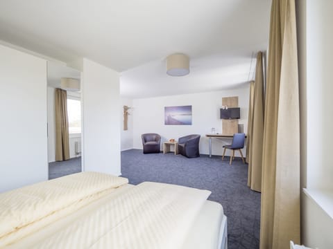 Superior Double Room | Desk, laptop workspace, free WiFi, bed sheets