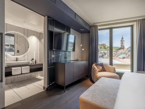 Deluxe Room (Grand) | Egyptian cotton sheets, premium bedding, minibar, in-room safe