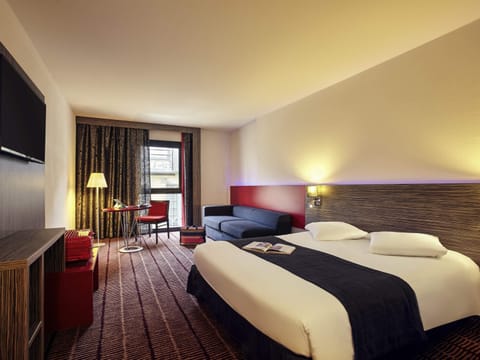 Family Room, Multiple Beds | Premium bedding, in-room safe, desk, blackout drapes