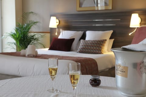 Studio (2 persons) | Individually decorated, individually furnished, desk, blackout drapes