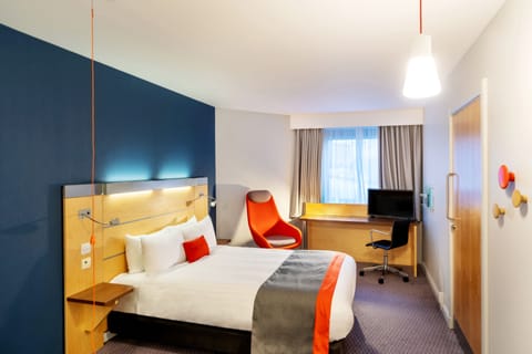 Standard Room, 1 Double Bed, Accessible | In-room safe, desk, iron/ironing board, free WiFi